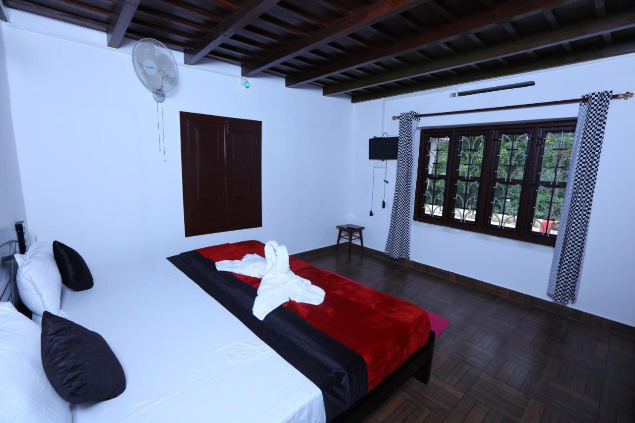 Philip Mary Farm Stay Thekkady Exteriör bild